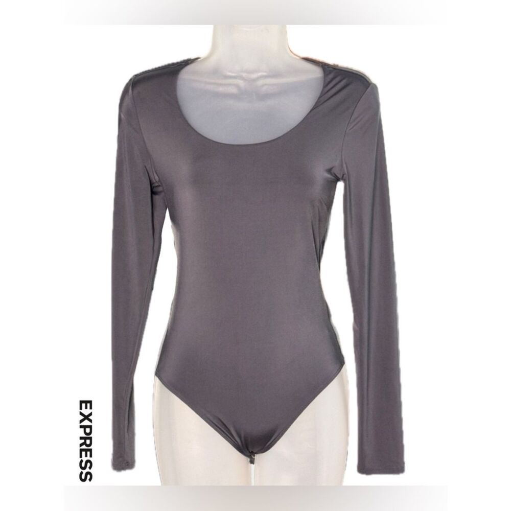 Express Body Contour Scoop Neck Long Sleeve Thong Bodysuit, Gray. Size XS